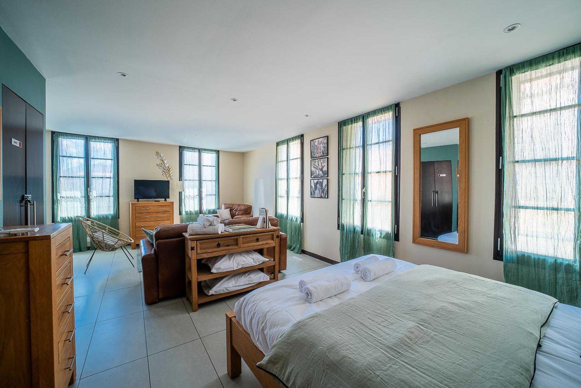 Suites Coronell D'En Vila ペルピニャン エクステリア 写真